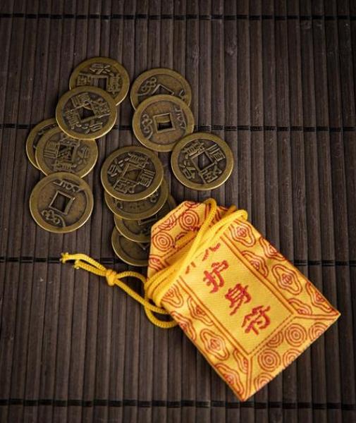 Kleine Chinesische Glücksmünzen 12er Set-1
